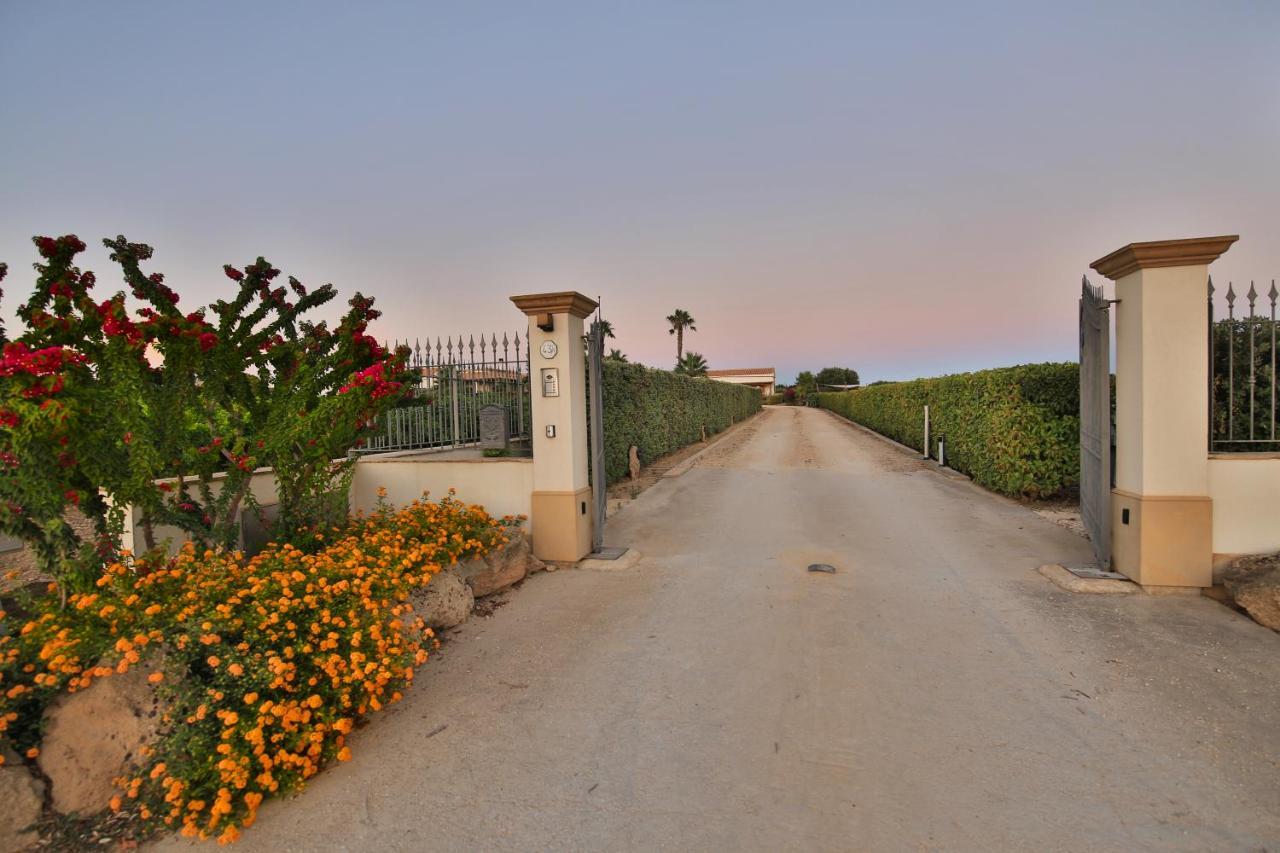 Borgo Della Luna Birgi Vecchi Luaran gambar